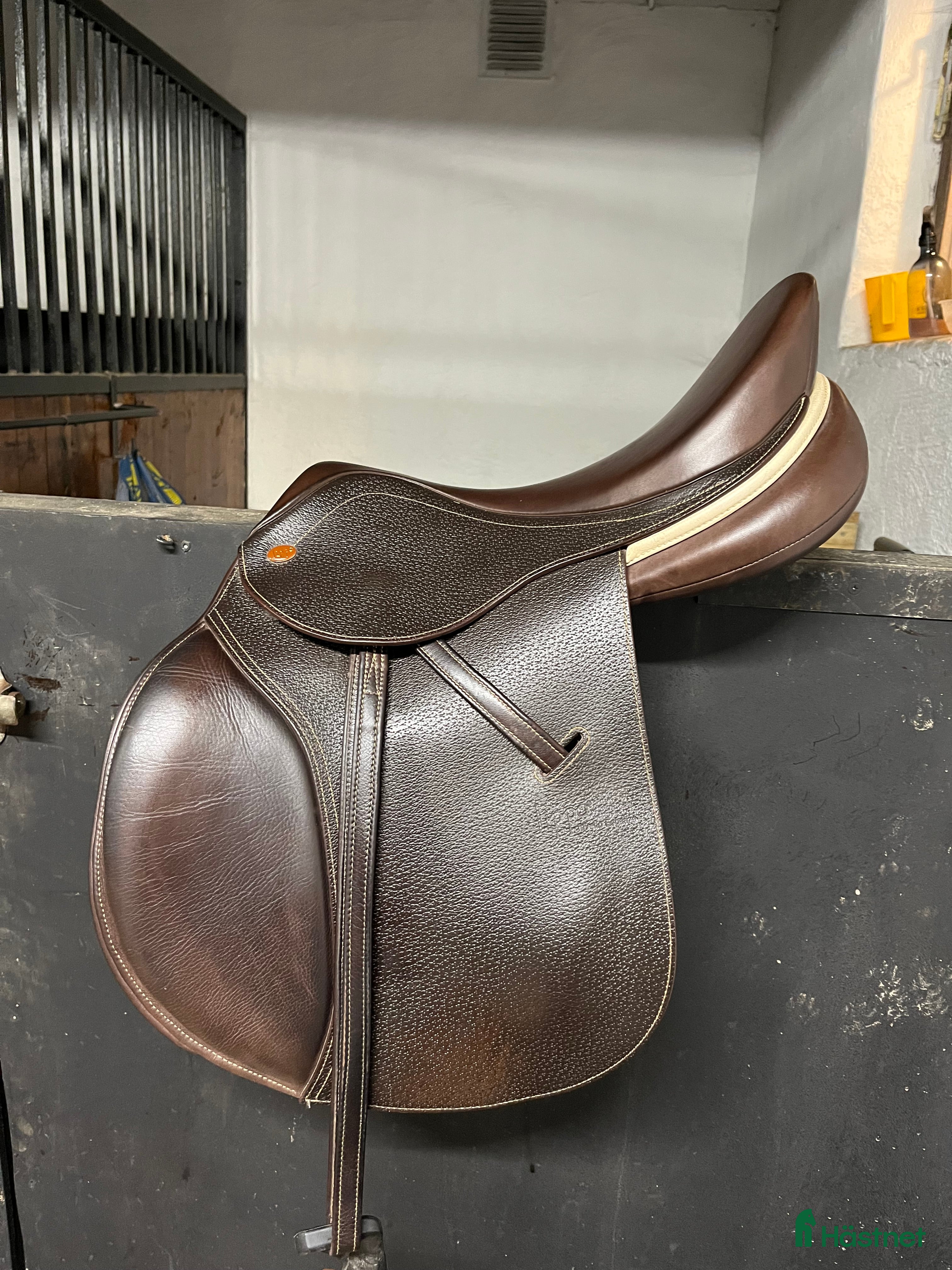 Sadlar hästutrustning till salu: Lippo Rivello Espanza 16,5 mw i Flyinge - Annons 9