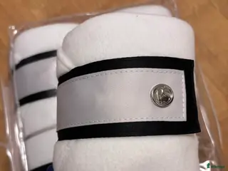 Övrig Hästutrustning hästutrustning Vita benlindor från PS i Tyresö - Annons 4