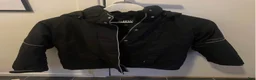 Jackor & Kavajer ryttarutrustning till salu: Vinterjacka CRW storlek 158/164 i Gävle - Annons 1