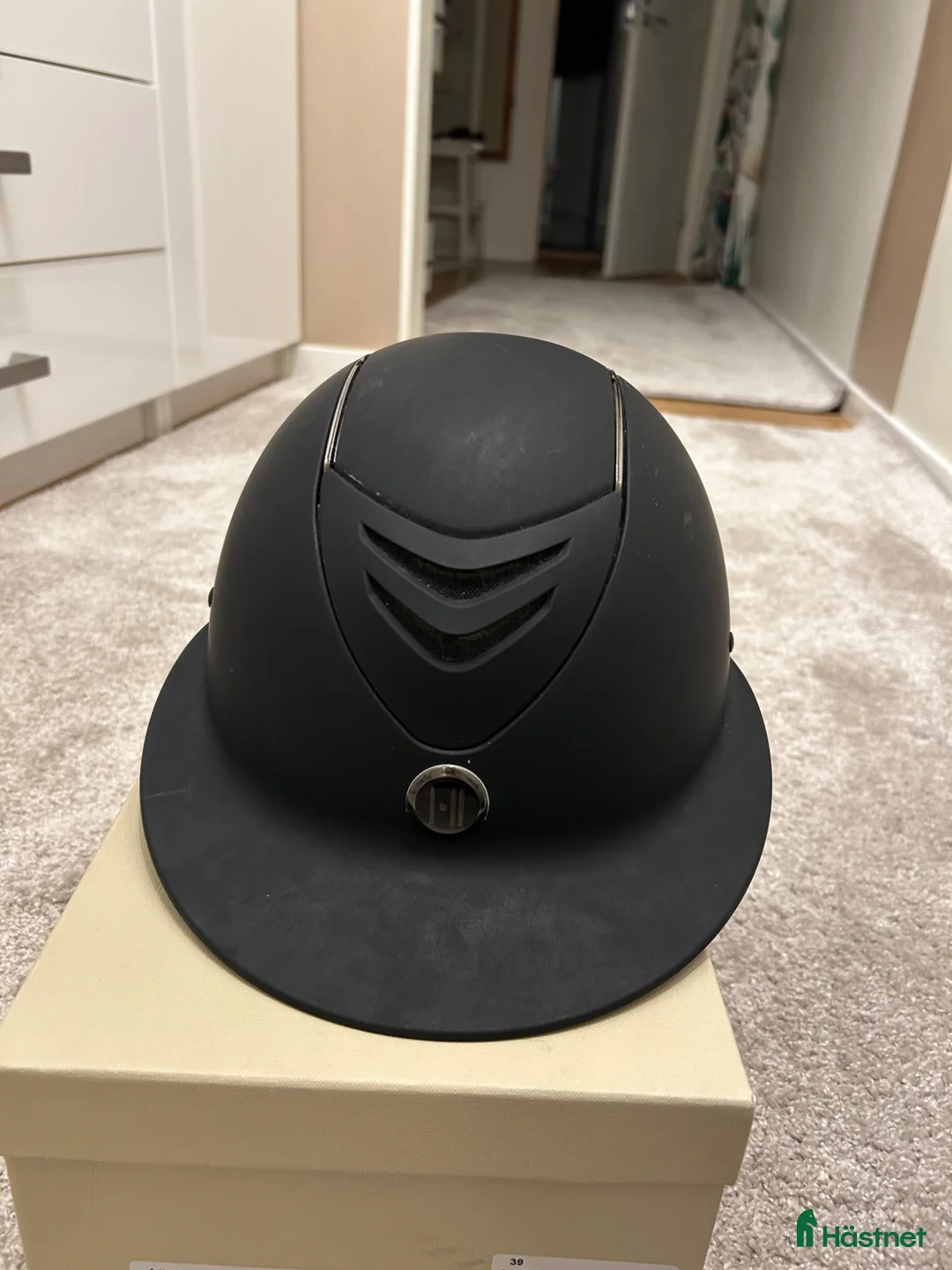 Hjälmar ryttarutrustning till salu: Onek hjälm m solskärm - Annons 6