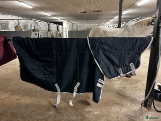 Täcken hästutrustning till salu: Blandade täcken strlk 130 i Uppsala - Annons 6