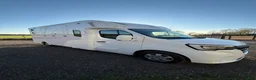 Hästlastbilar  fordon & transport till salu: Theault 5 sitsig stuteriinredning  - Annons 4