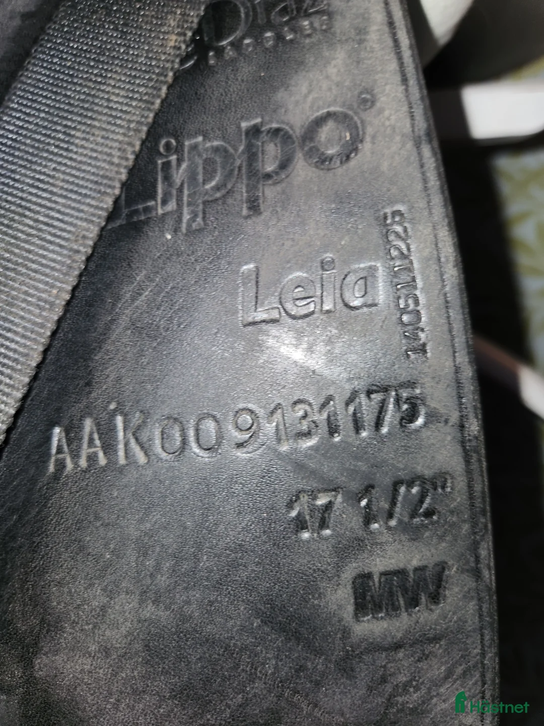 Sadlar hästutrustning till salu: Lippo dressyrsadel i Hindås - Annons 3