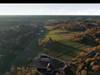 stallplats finnes: Del av stall uthyres till verksamhet i Södertälje - Annons 1