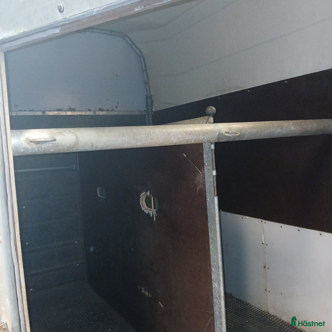 Hästtransporter  fordon & transport till salu: Värmlandsvagnen 1500 h2 i Motala - Annons 5