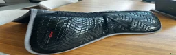 Sadeltillbehör hästutrustning till salu: LeMieux Sadelpadd Wither Relief Memory Foam	  - Annons 1