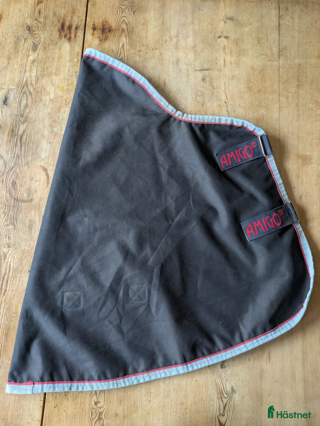 Täcken hästutrustning till salu: Halstäcke Amigo Horseware  - Annons 1