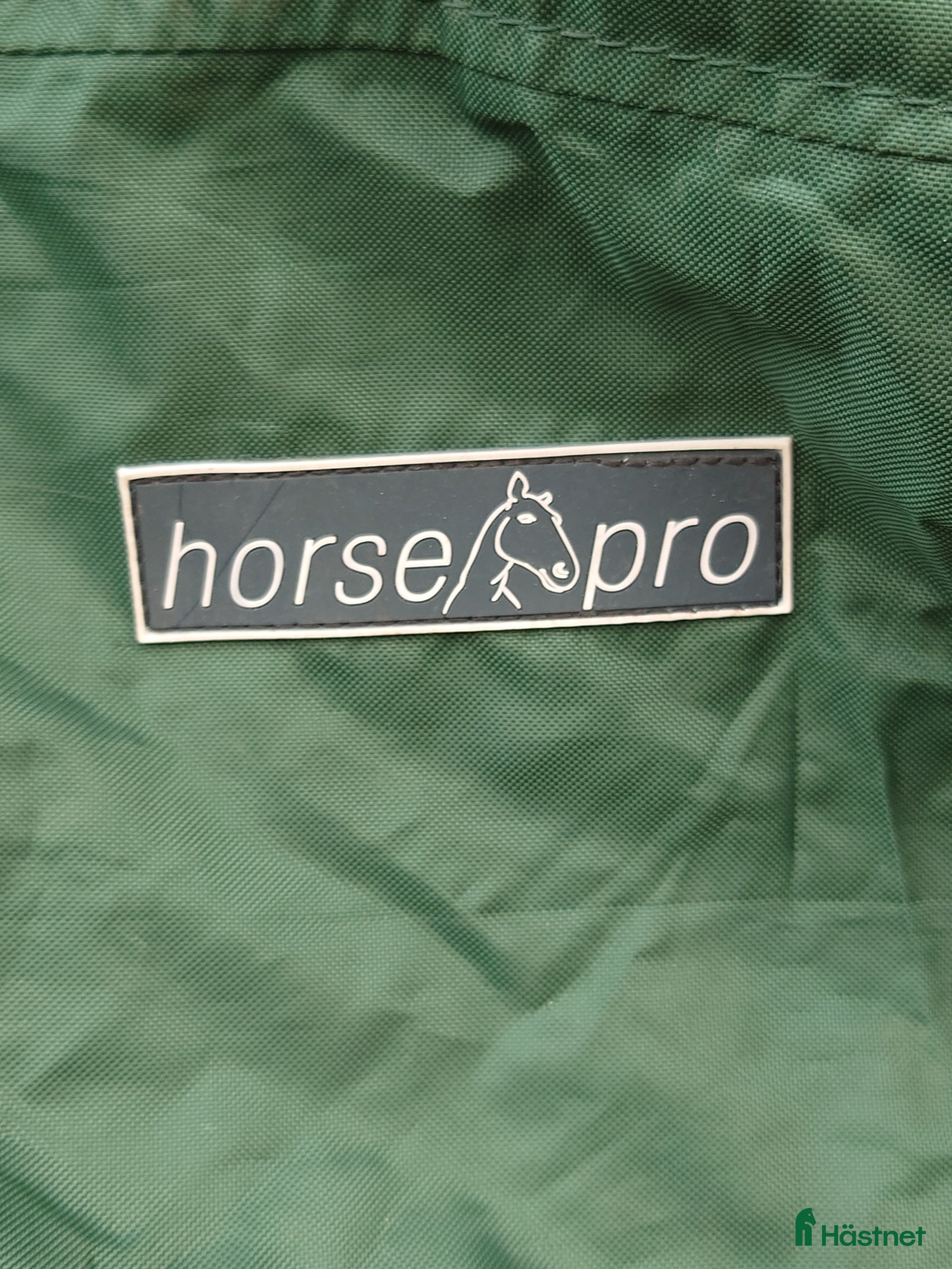 Täcken hästutrustning till salu: Fräscht grönt hästtäcke  i Kista - Annons 3