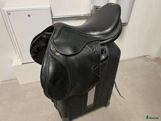 Sadlar hästutrustning till salu: Prestige Versailles hoppadel 17” 33 bomvidd i Luleå - Annons 5