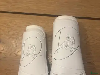 Benskydd hästutrustning till salu: Veredus Isabell Werth dressyrsadel (NYA) i Nybro - Annons 1