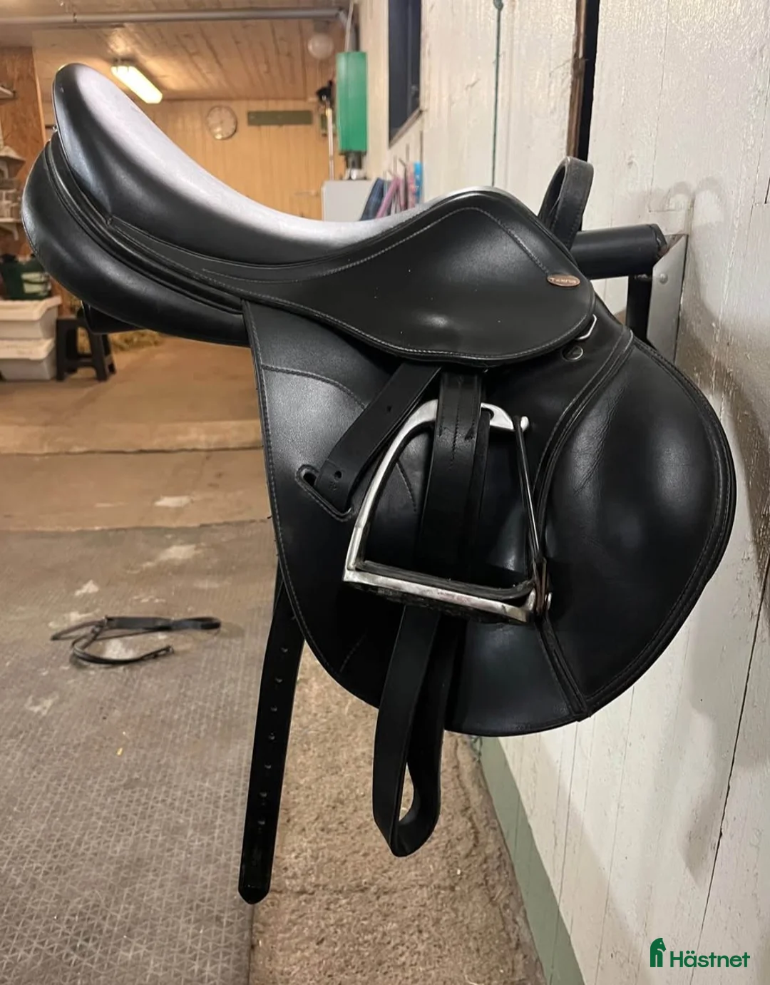 Sadlar hästutrustning till salu: 14" hoppsadel  - Annons 2