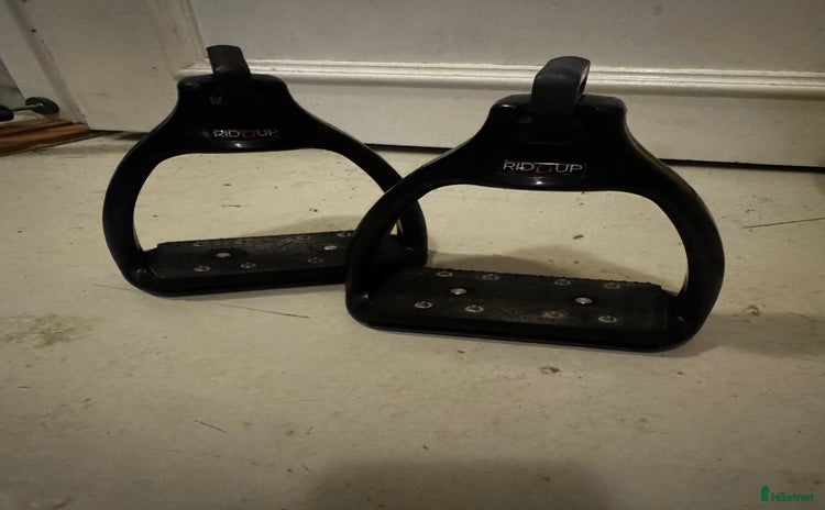 Stigbyglar hästutrustning till salu i Kimstad - Annons 9