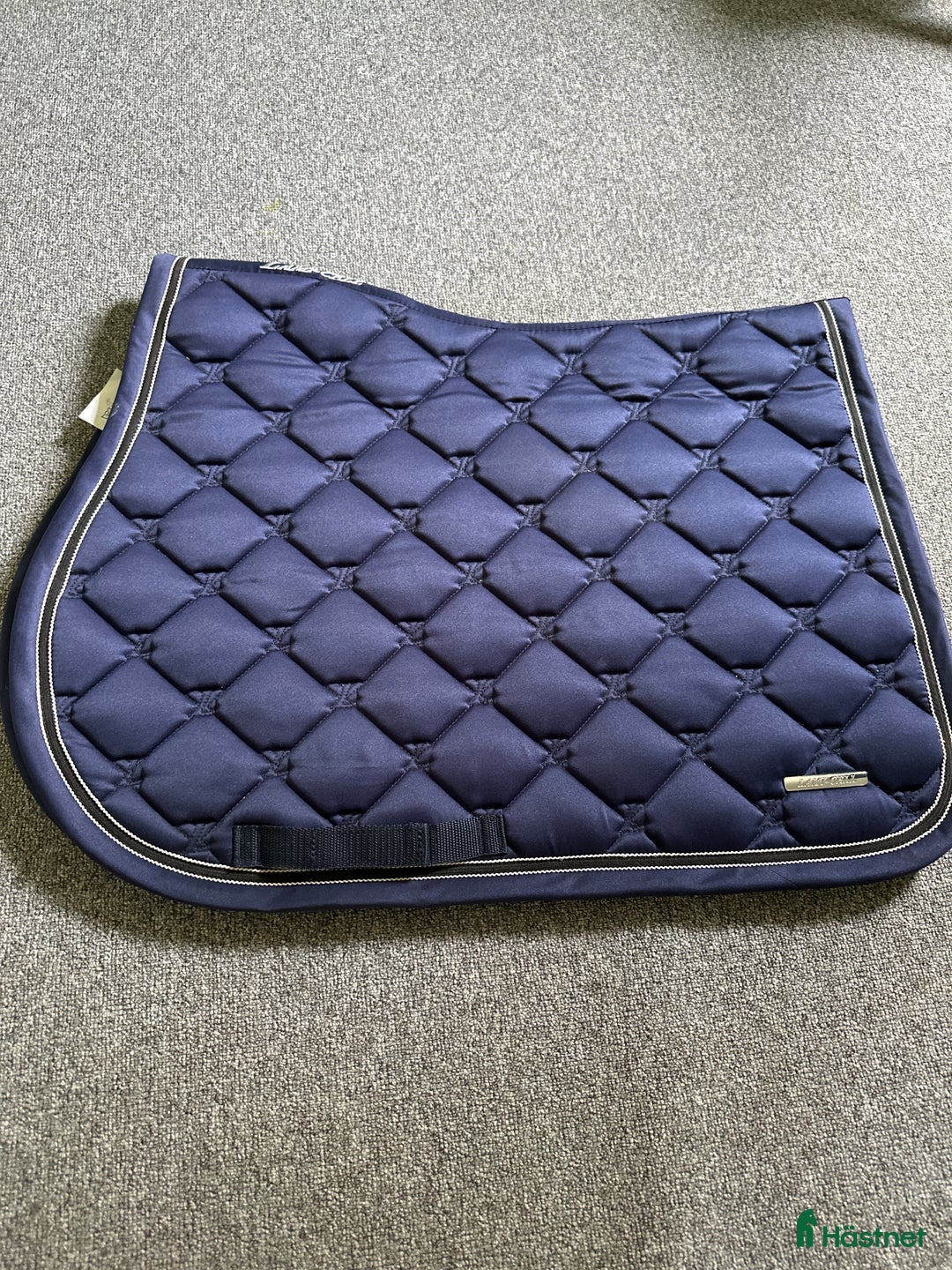 Schabrak & Vojlockar hästutrustning till salu: Mörkblått lami-cell schabrak i Lerum - Annons 1