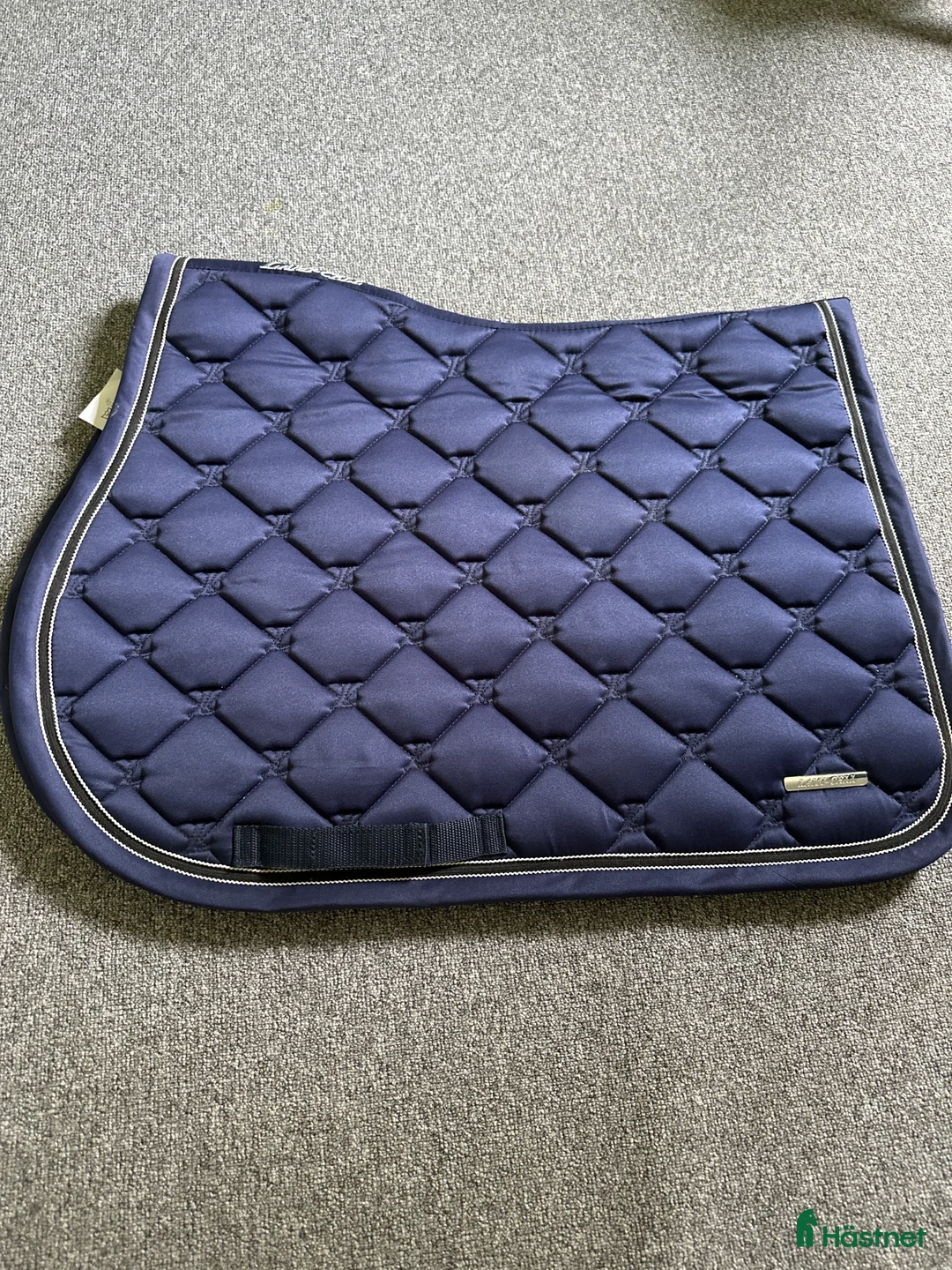 Schabrak & Vojlockar hästutrustning till salu: Mörkblått lami-cell schabrak i Lerum - Annons 1