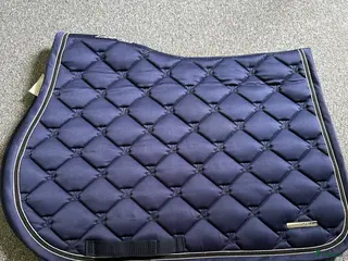 Schabrak & Vojlockar hästutrustning till salu: Mörkblått lami-cell schabrak i Lerum - Annons 1