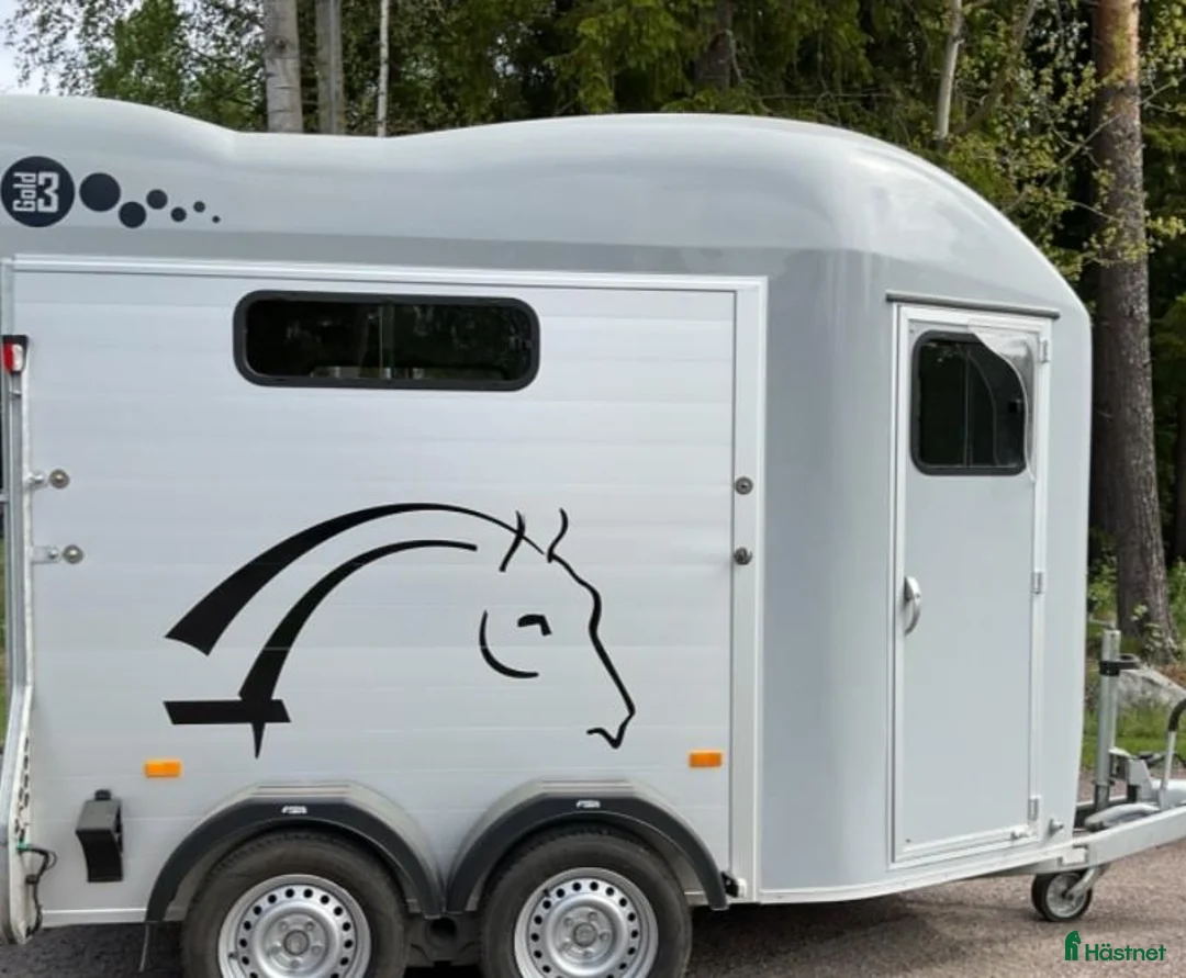 Hästtransporter  fordon & transport till salu: Hästtransport momsad - Annons 1