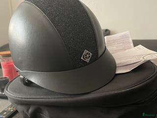 Hjälmar ryttarutrustning till salu: Oanvänd Charles Owen i Ängelholm - Annons 22