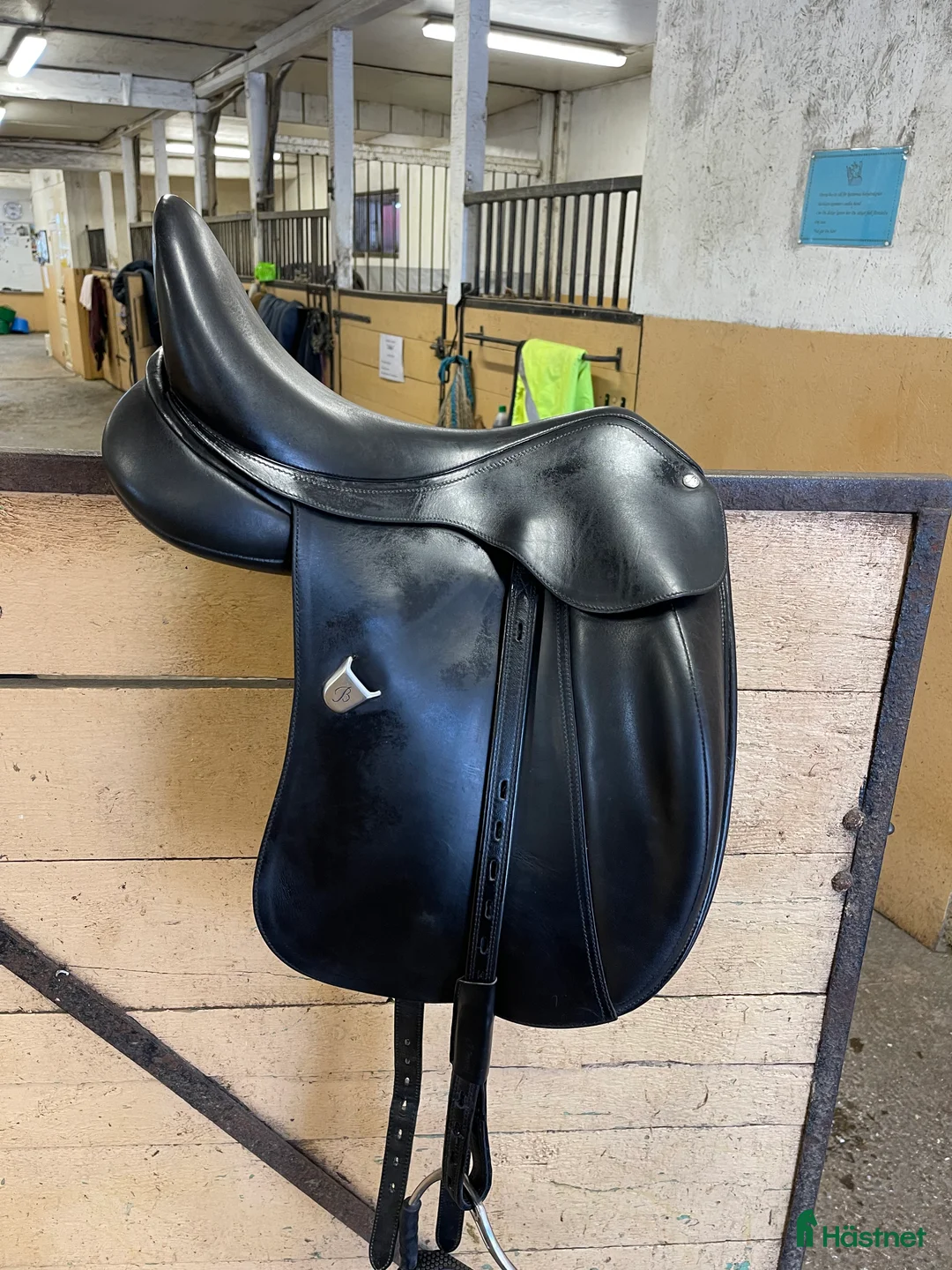 Sadlar hästutrustning till salu: Bates Innova S 16,5-17 tum - Annons 1