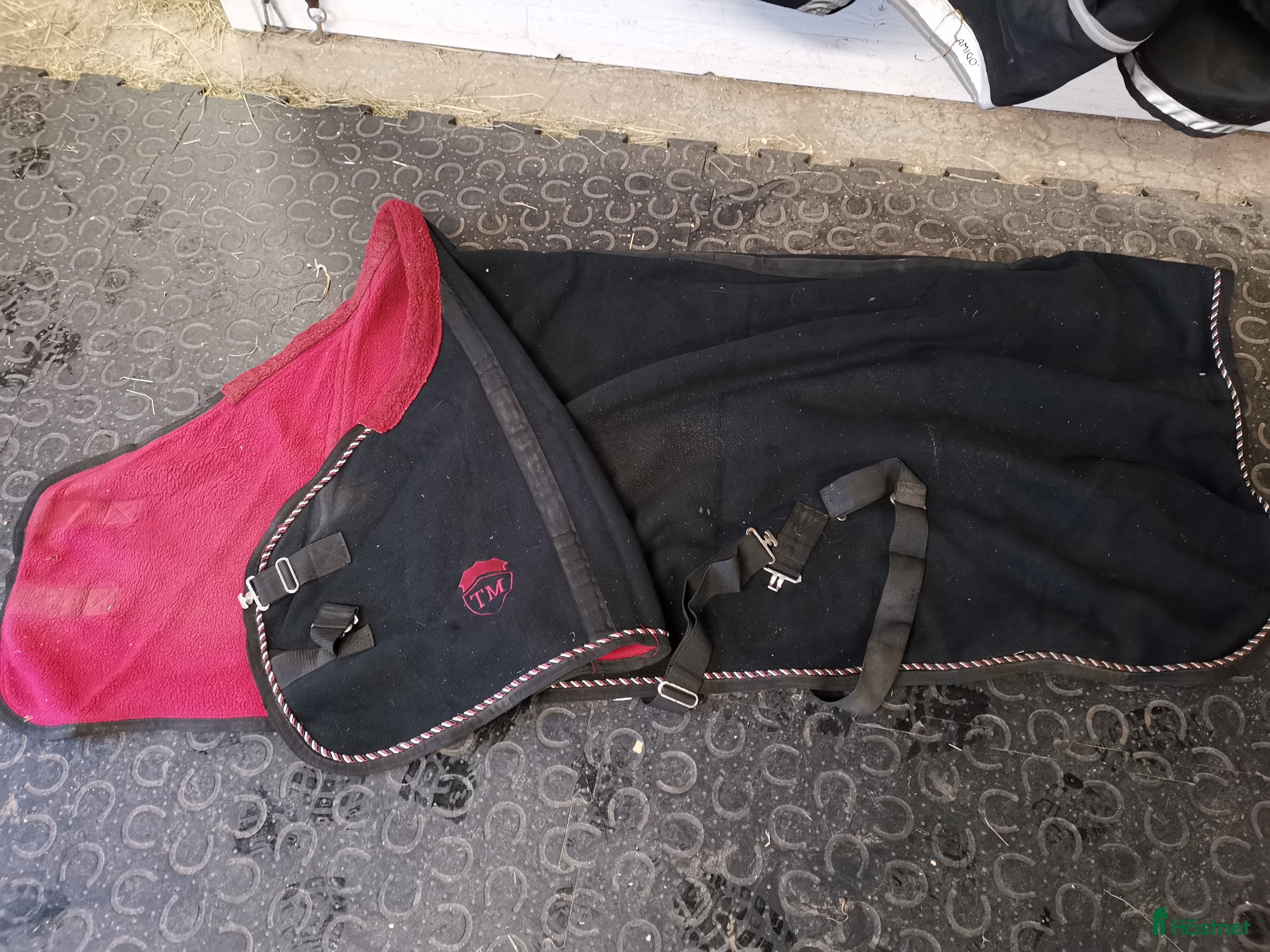 Täcken hästutrustning till salu: Fleece täcke  i Ludvika - Annons 21