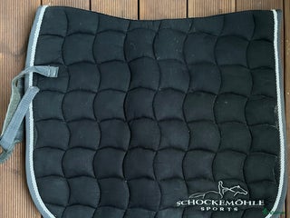 Schabrak & Vojlockar hästutrustning till salu: Svart schockemöhle schabrak i Valbo - Annons 23