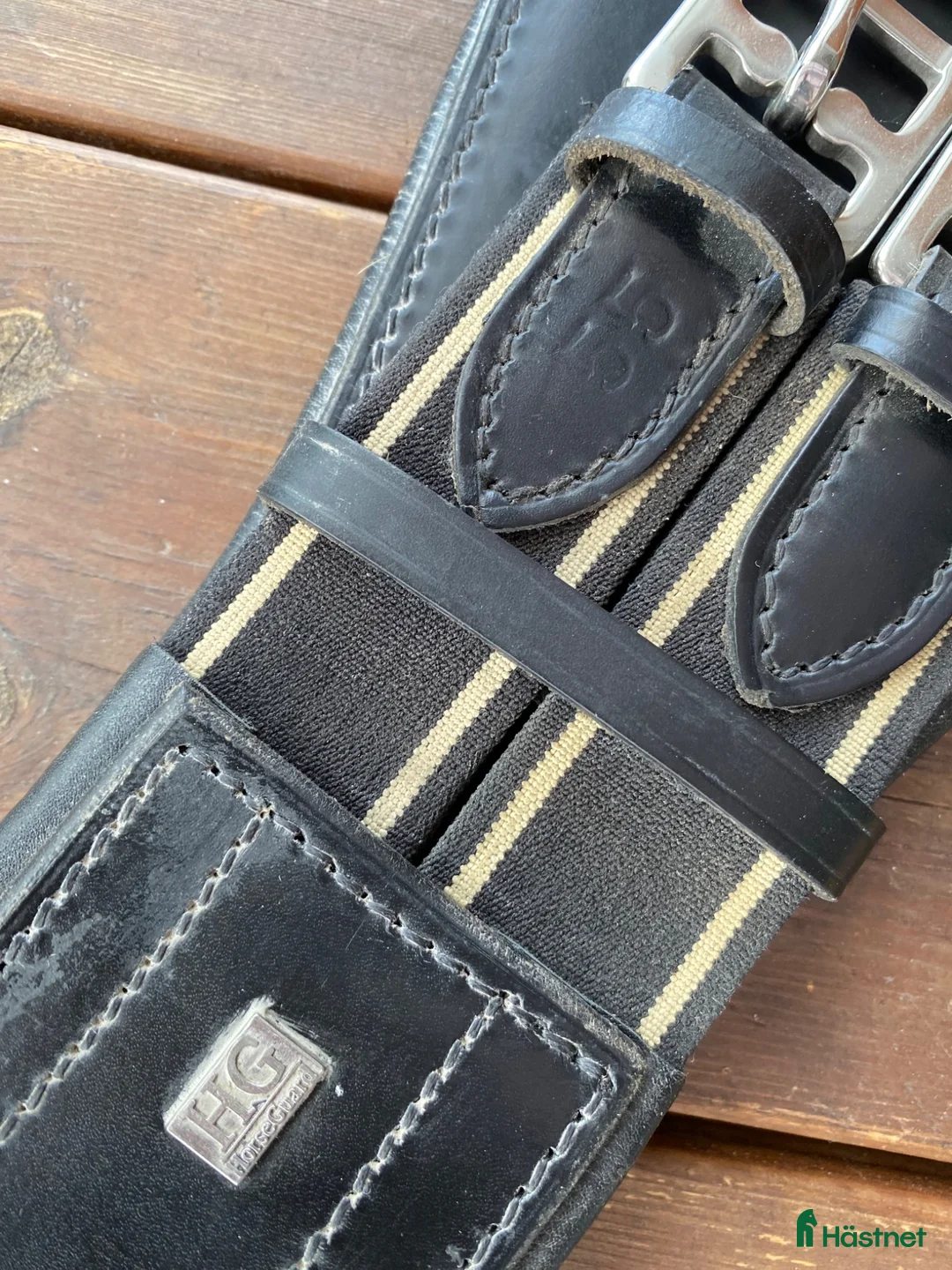 Sadeltillbehör hästutrustning till salu: Svart HG dressyrgjord 55 cm - Annons 3
