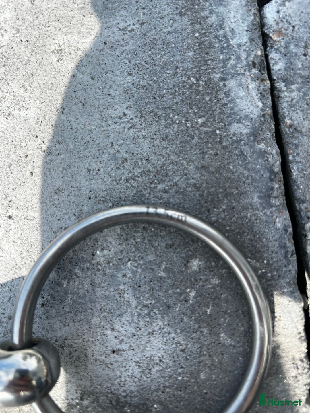 Bett hästutrustning till salu: Tvådelat bett med lösa ringar  i Kullavik - Annons 4