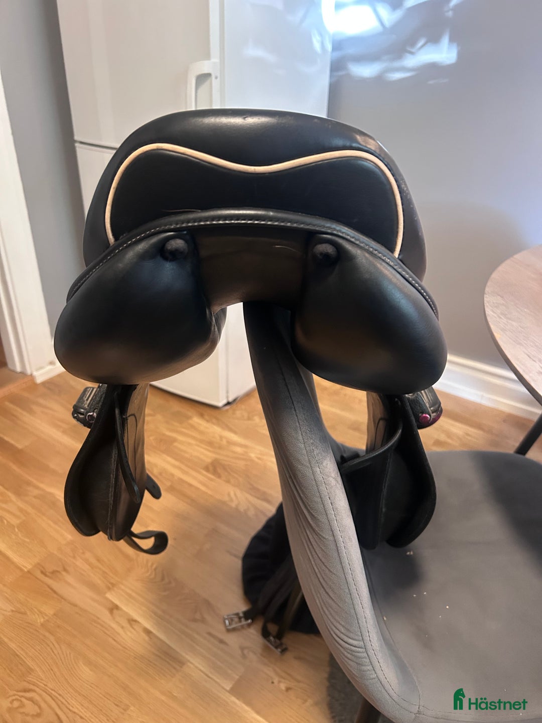 Sadlar hästutrustning till salu: Prestige Joy jumper hoppsadel i Västerås - Annons 2