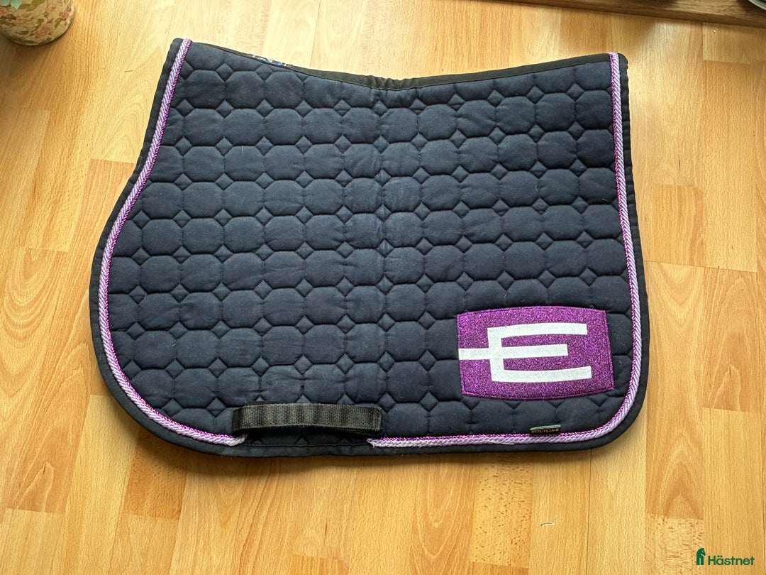 Schabrak & Vojlockar hästutrustning till salu: Snyggt Equiline set i Malmö - Annons 3