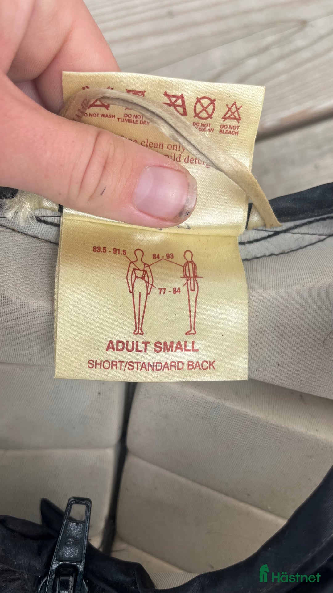 Säkerhetsvästar ryttarutrustning till salu: Racesafe väst Small i Jönköping - Annons 4