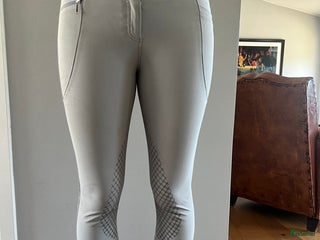 Ridbyxor ryttarutrustning till salu: Helskodda ridbyxor stlk 36 i Saltsjöbaden - Annons 1