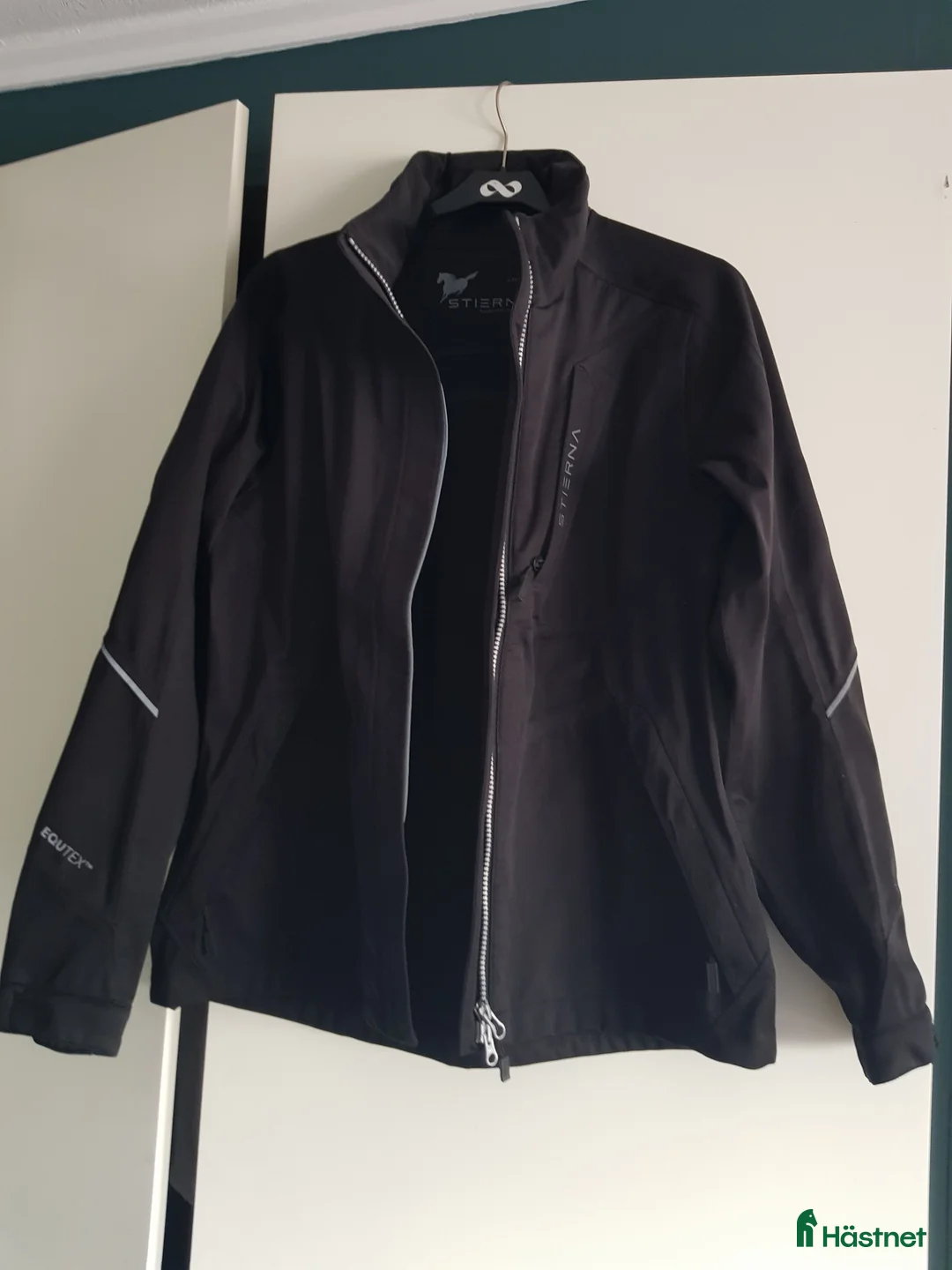 Jackor & Kavajer ryttarutrustning till salu: Stierna regnjacka S (XS)  i Söråker - Annons 1