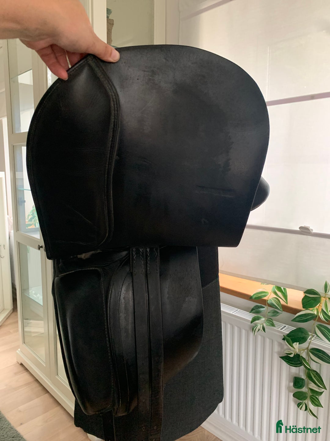 Sadlar hästutrustning till salu: Snygg välskött Karlslund sadel i Vellinge - Annons 4