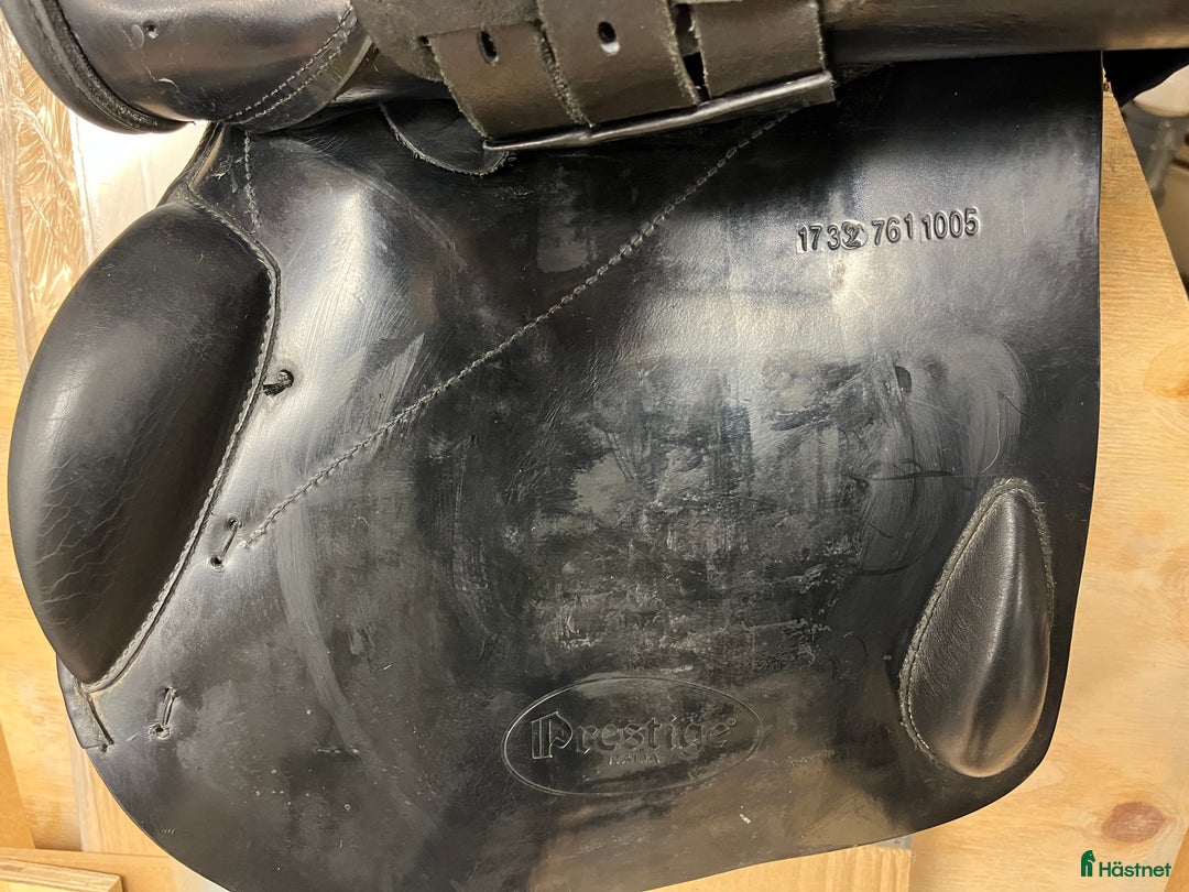 Sadlar hästutrustning till salu: Prestige Paris hoppsadel  i Västerås - Annons 4