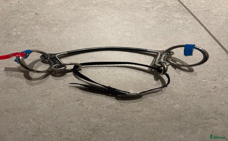 Bett hästutrustning till salu: Peewee bett Small i Norrtälje - Annons 3