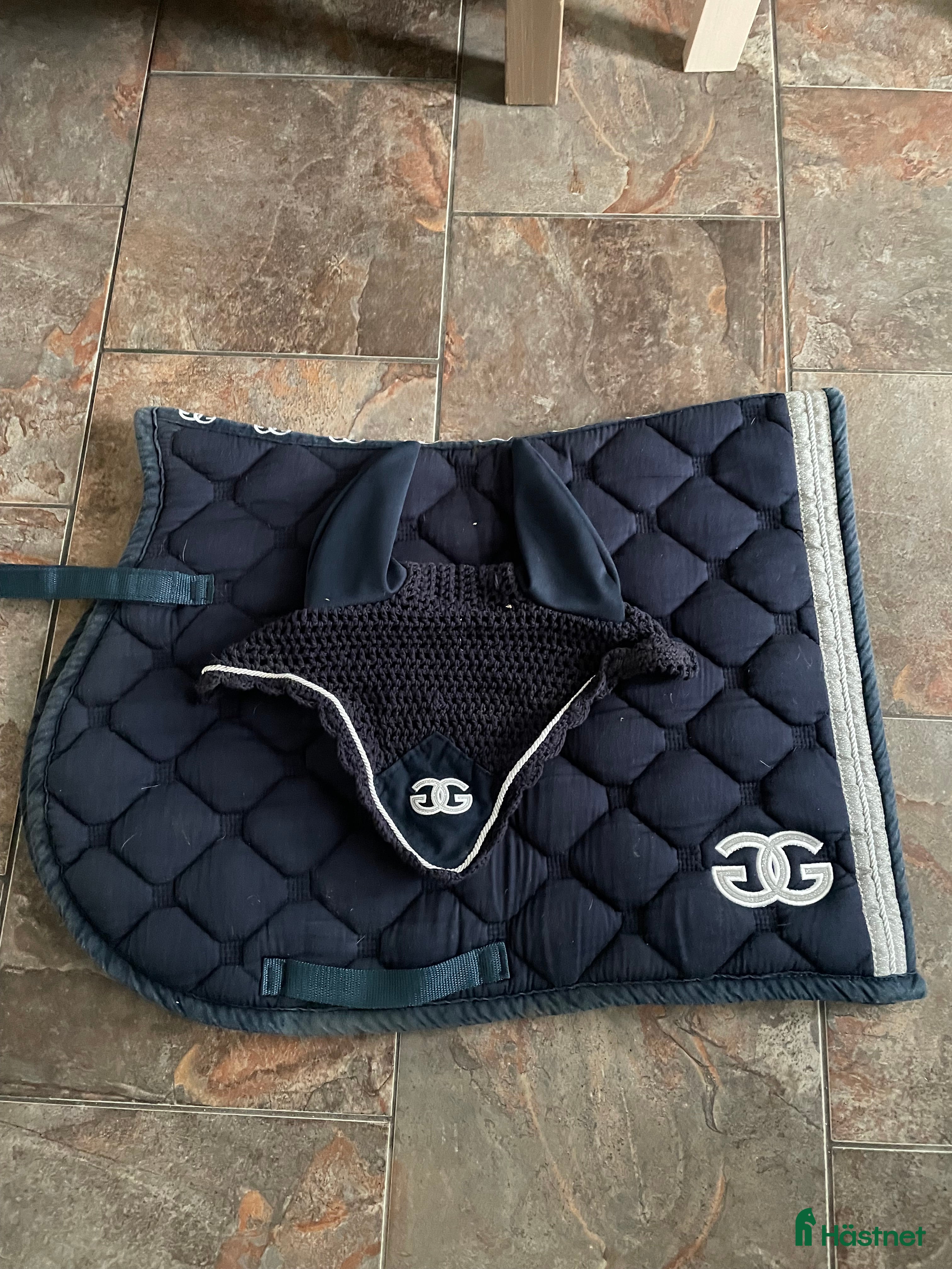 Schabrak & Vojlockar hästutrustning till salu: GG schabrak med matchande huva! i Västerås - Annons 4