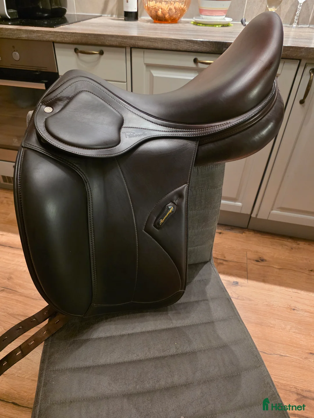 Sadlar hästutrustning till salu: Brun amerigo pasubion dressyr - Annons 1