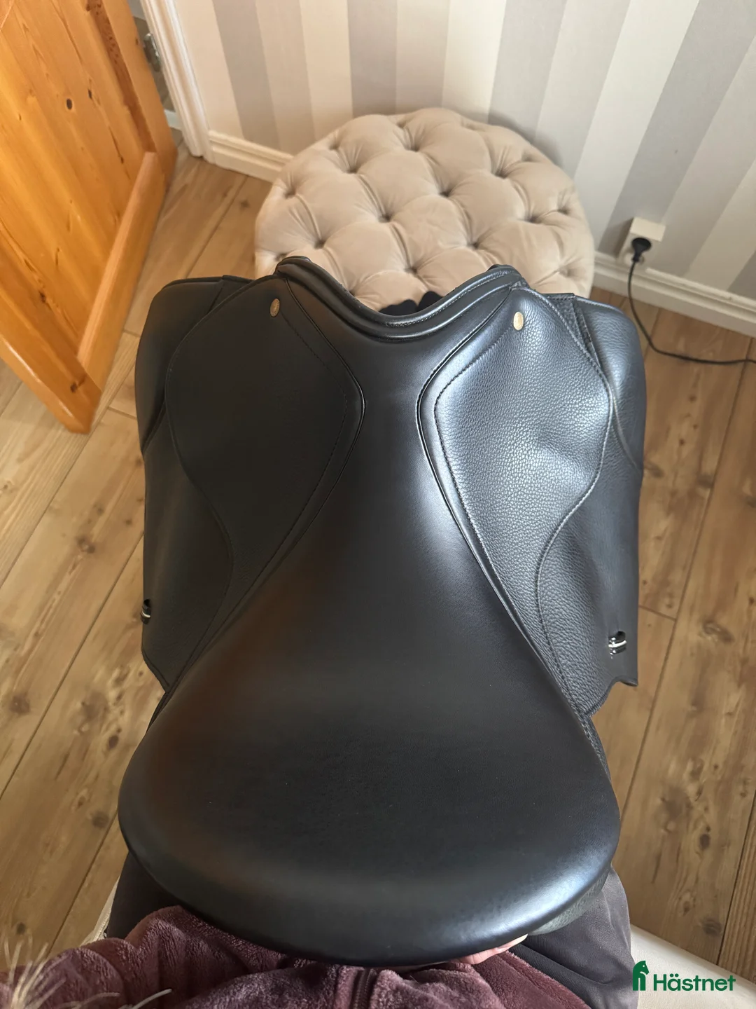 Sadlar hästutrustning till salu: Schleese dressyrsadel  i Vara - Annons 2