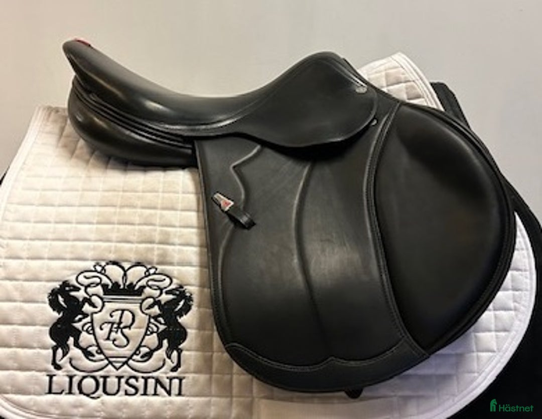 Sadlar hästutrustning till salu: Hoppsadel Equipe Evolution Special 17" i Uppsala - Annons 1