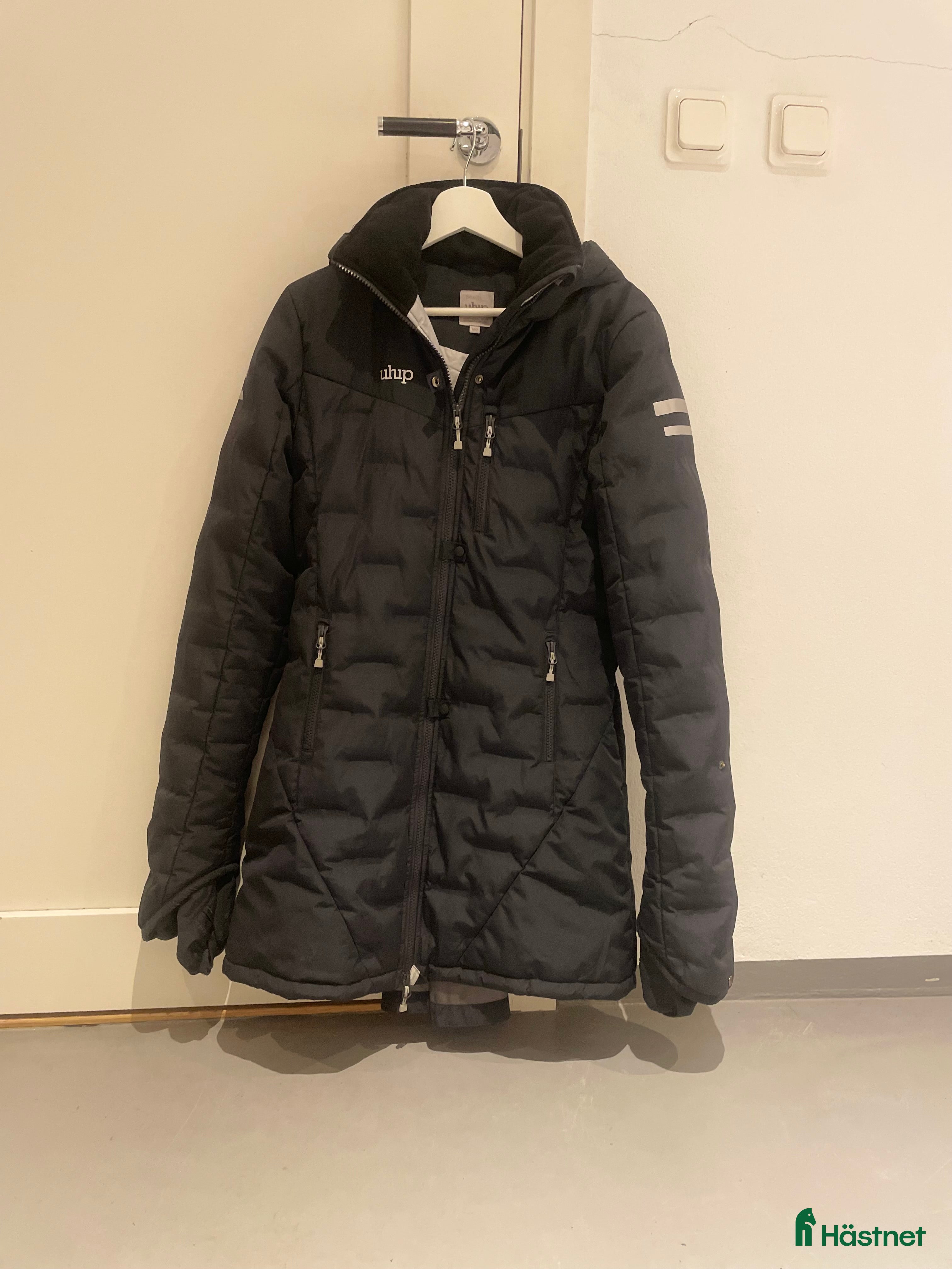 Jackor &amp; Kavajer ryttarutrustning till salu: Uhip kappa junior ice girls, säljes! i Nacka - Annons 24