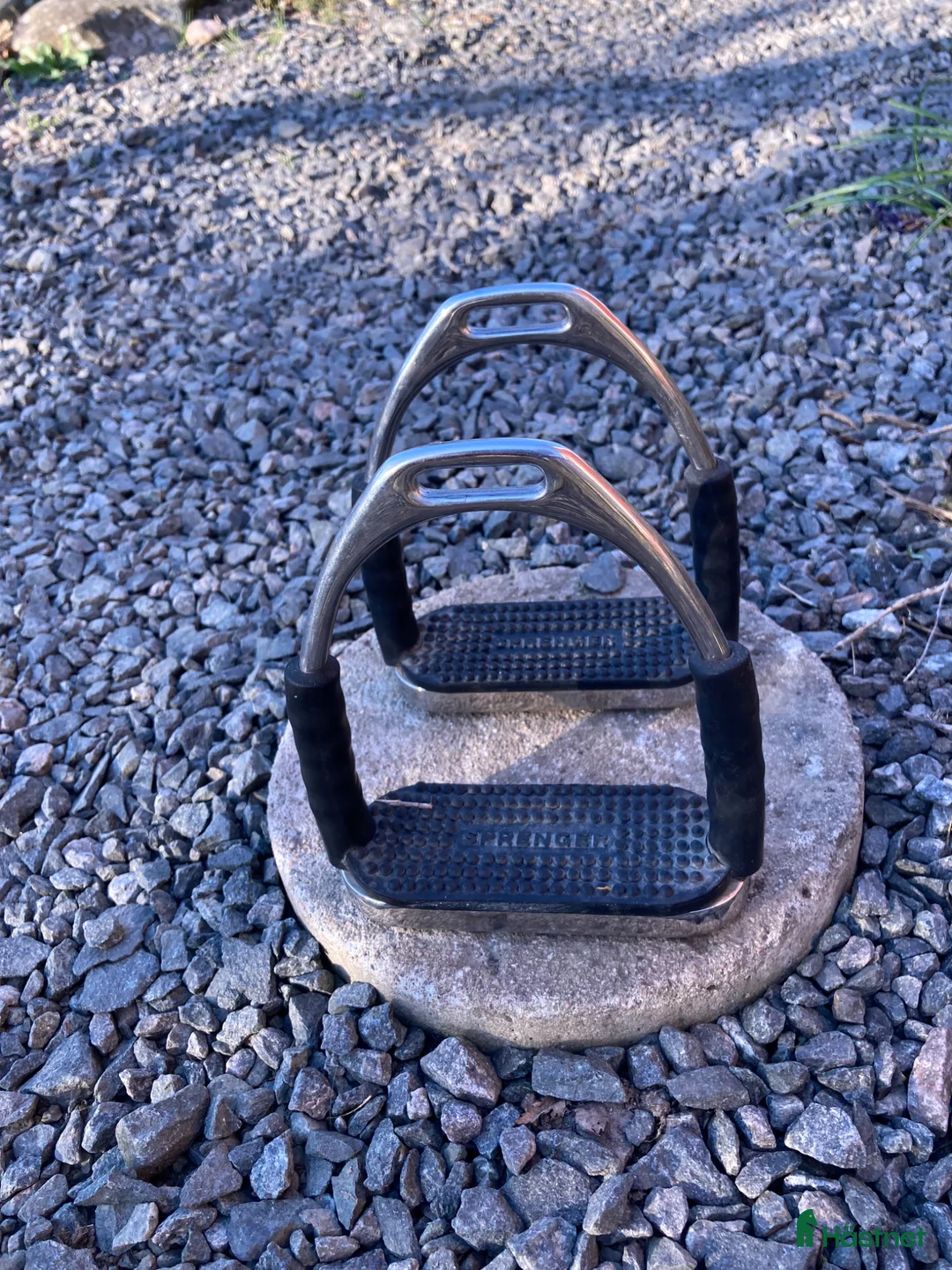 Stigbyglar hästutrustning till salu: Sprenger system 4 säkerhetsstigbygel - Annons 1