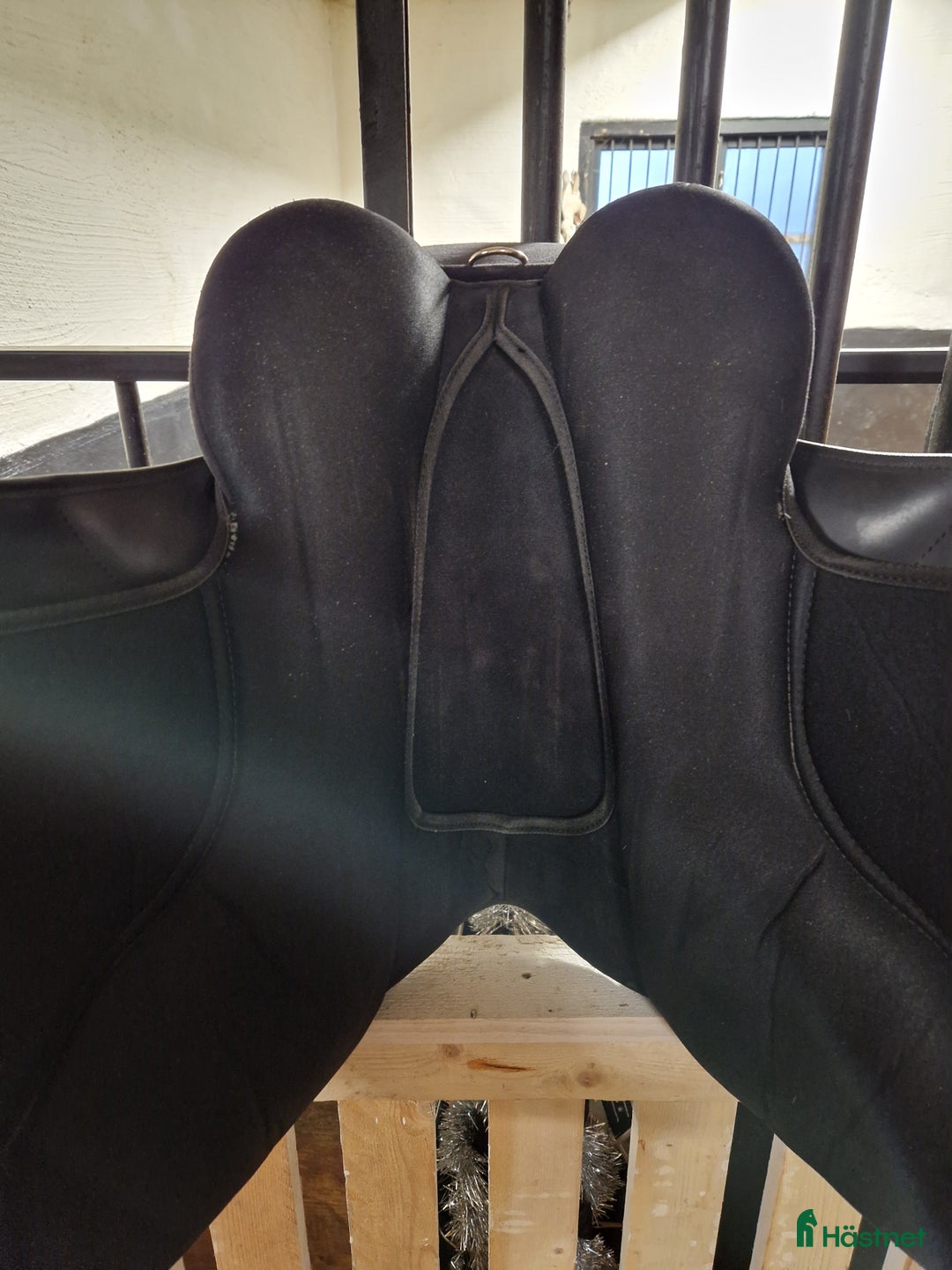 Sadlar hästutrustning till salu: Thorowgood griffin i Motala - Annons 3