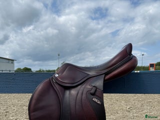 Sadlar hästutrustning till salu: CWD Mademoiselle 17,5” i Helsingborg - Annons 15