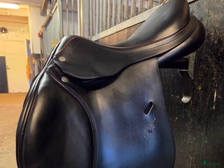 Sadlar hästutrustning till salu: Equipe Expression i nyskick i Bromölla - Annons 4