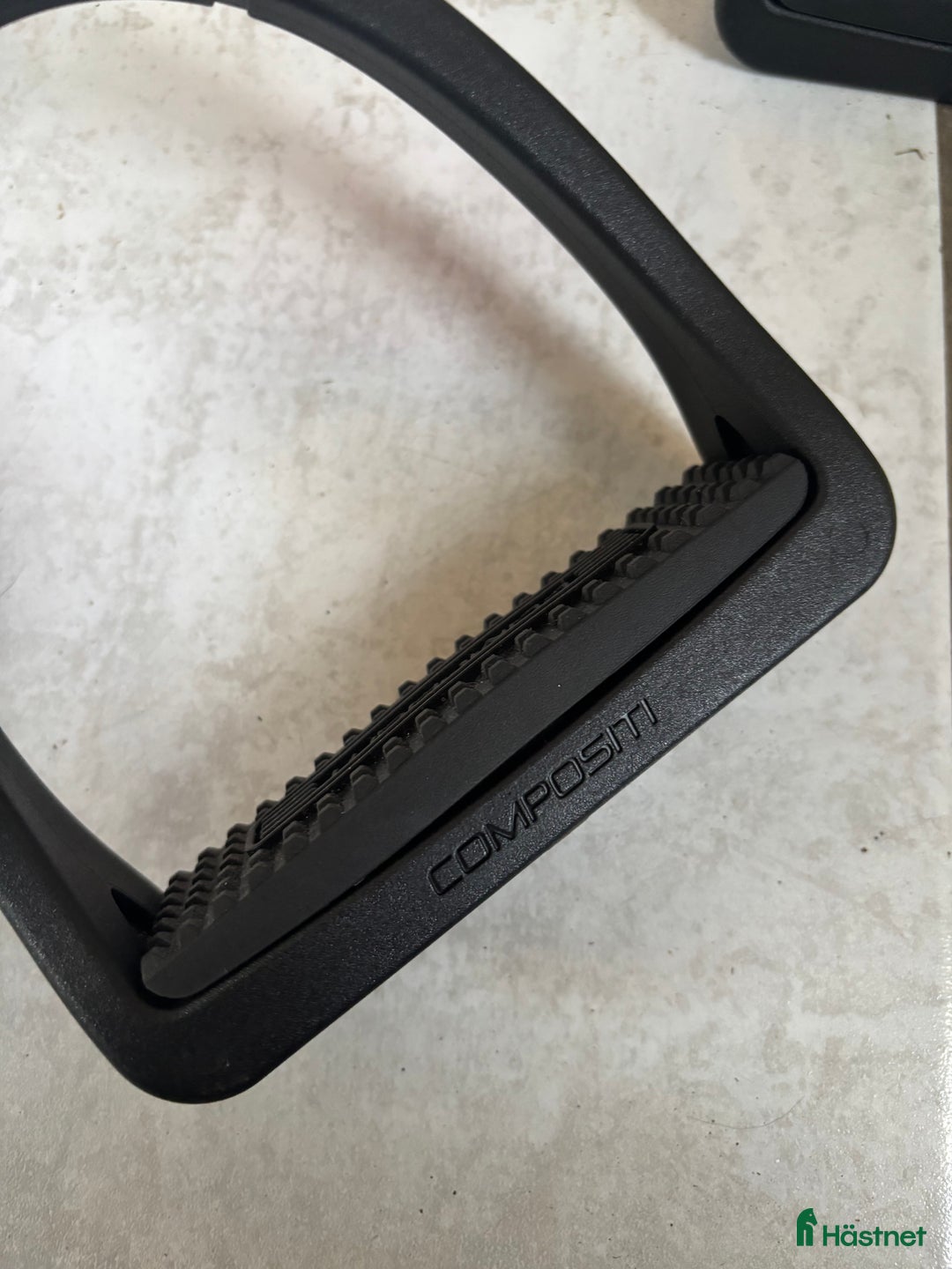 Stigbyglar hästutrustning till salu: Fina stigbyglar  i Härryda - Annons 3