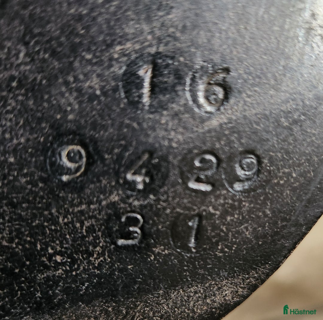 Sadlar hästutrustning till salu: Morris and Noland dressyrsadel i Rimbo - Annons 3