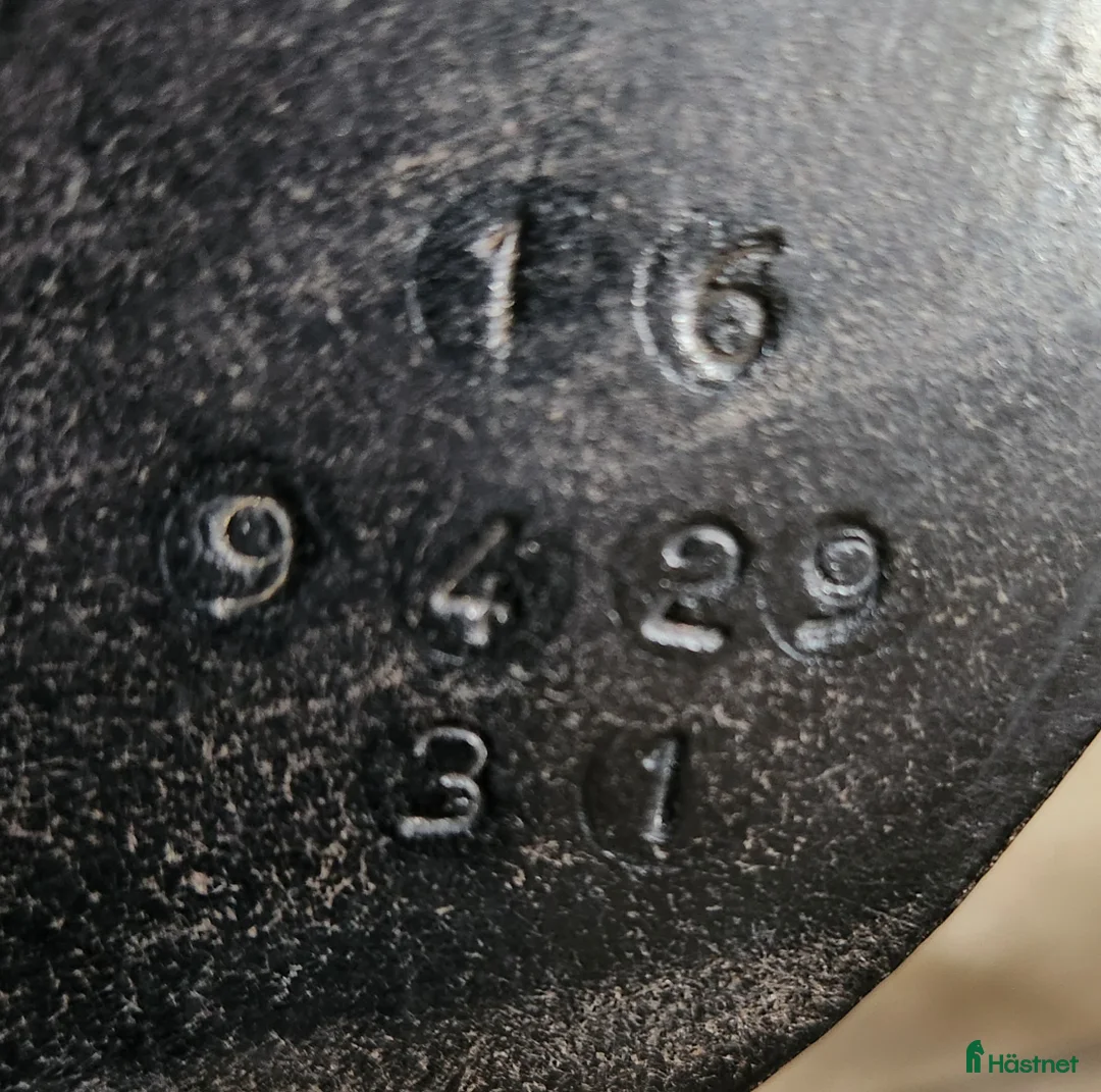 Sadlar hästutrustning till salu: Morris and Noland dressyrsadel i Rimbo - Annons 3