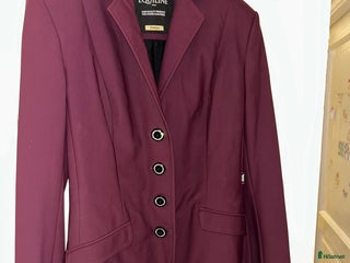 Jackor & Kavajer ryttarutrustning till salu: Vinröd equiline kavaj i Ytterby - Annons 22