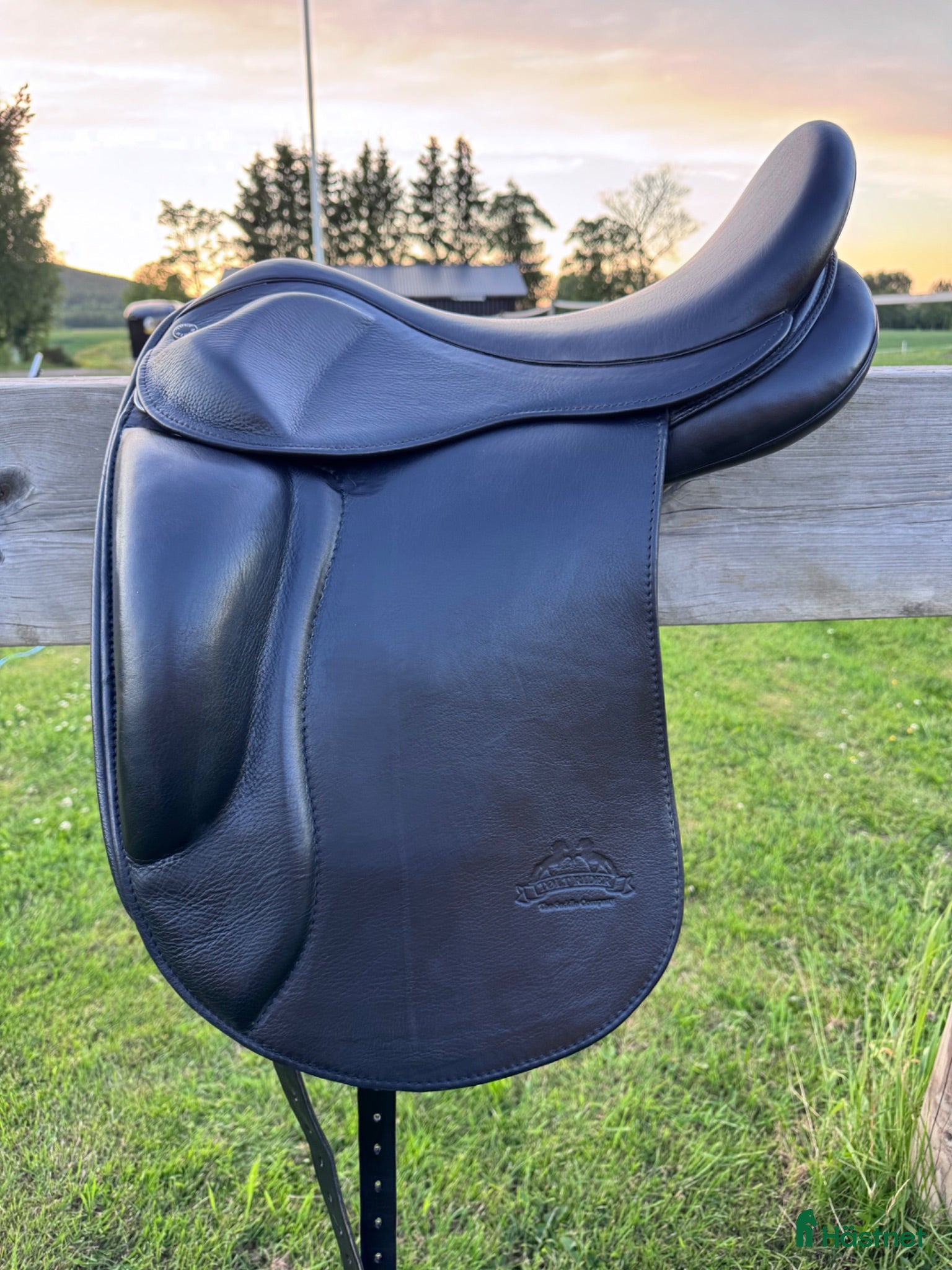 Sadlar hästutrustning Töltrider Glampi, 17”. Nyskick! - Annons 1