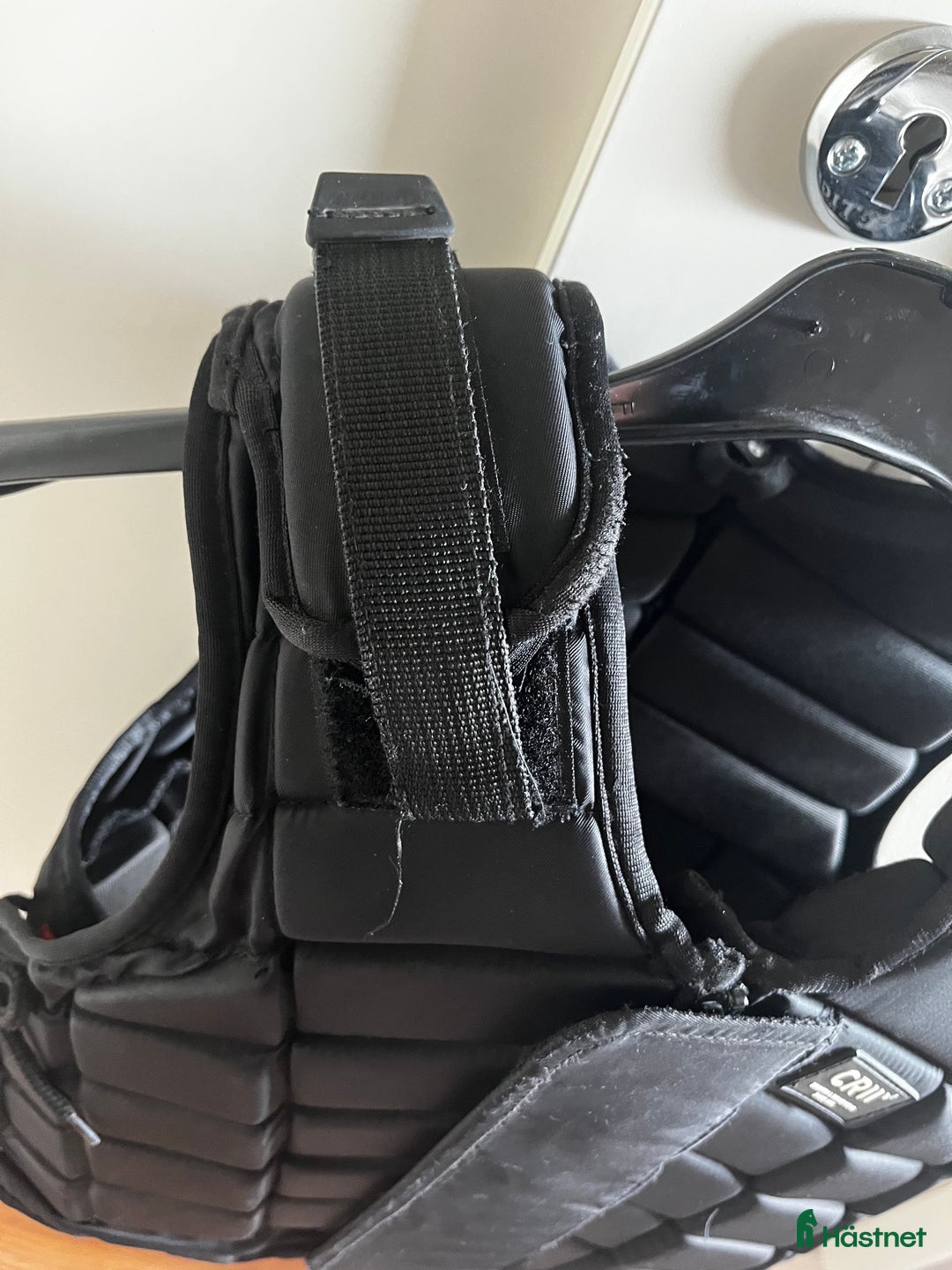 Säkerhetsvästar ryttarutrustning till salu: CRW skyddsväst i Nyköping - Annons 5