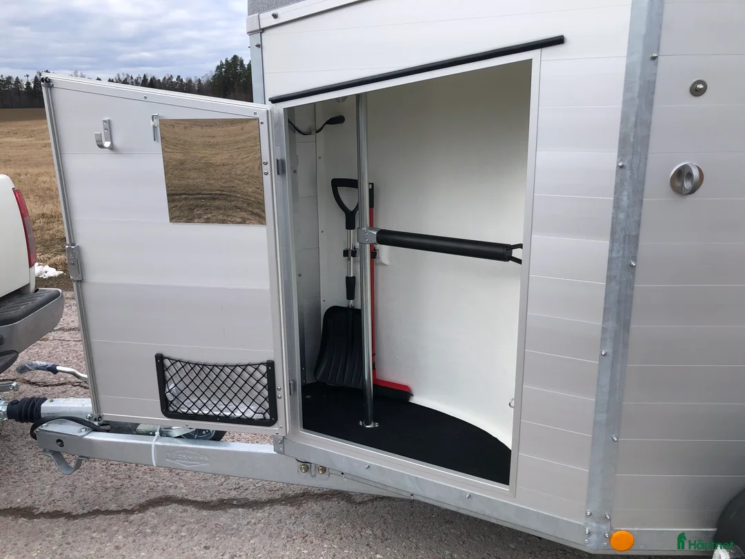 Hästtransporter  fordon & transport till salu: Böckmann Champion UNO 1,5 hästars - Kampanj! - Annons 3